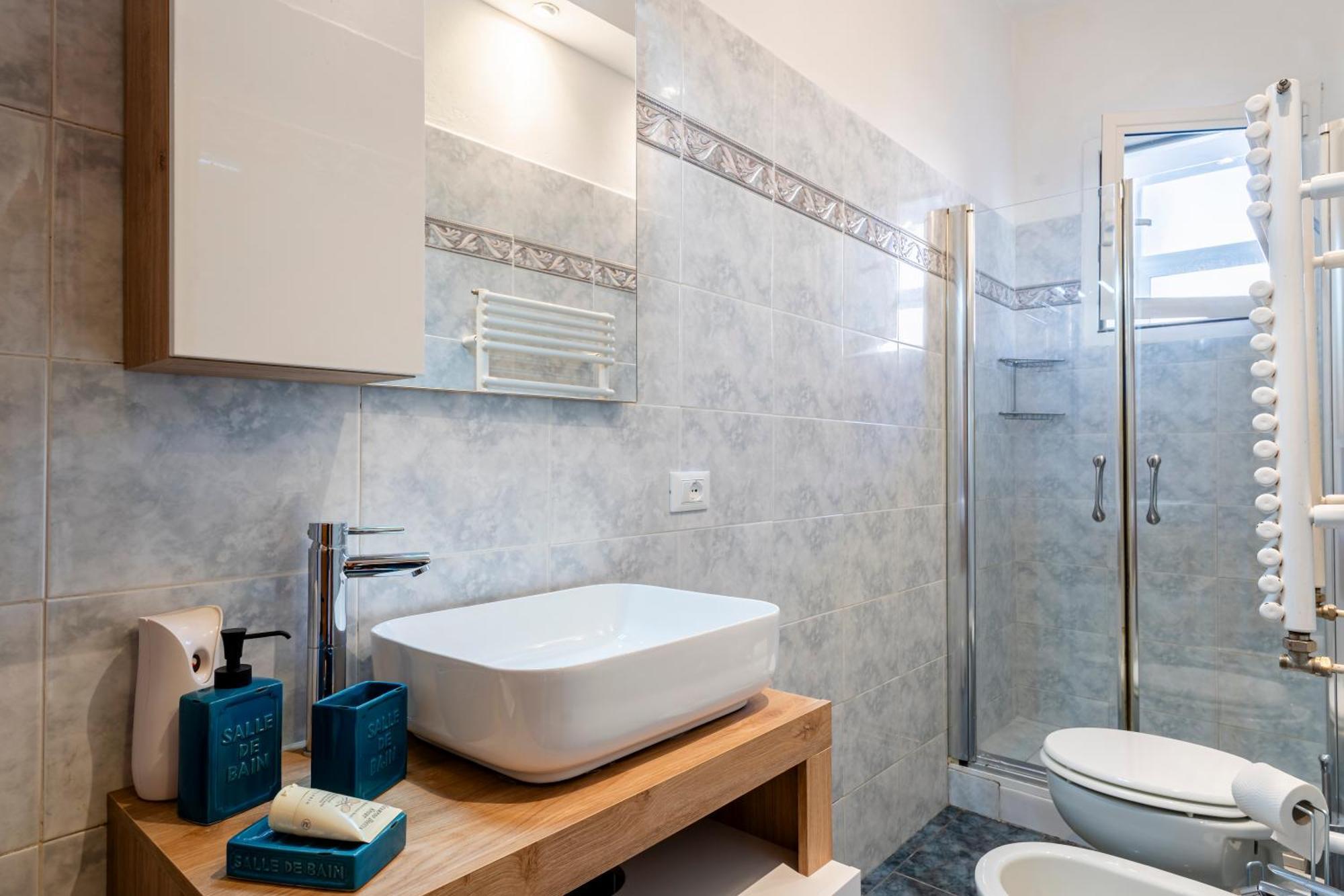 Hospital Riuniti - Lovely Apartment With Parking! Livorno Luaran gambar